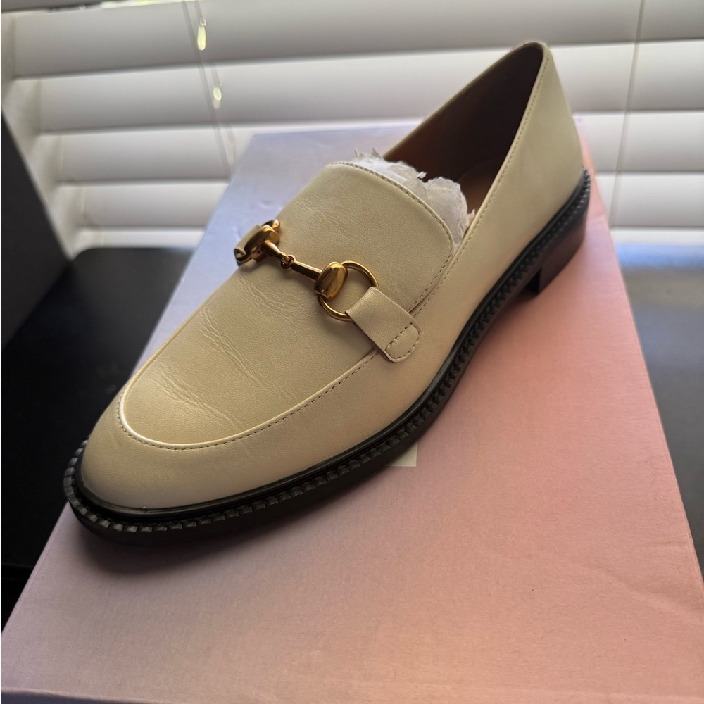 Elegant Cream Loafers with Gold Accent